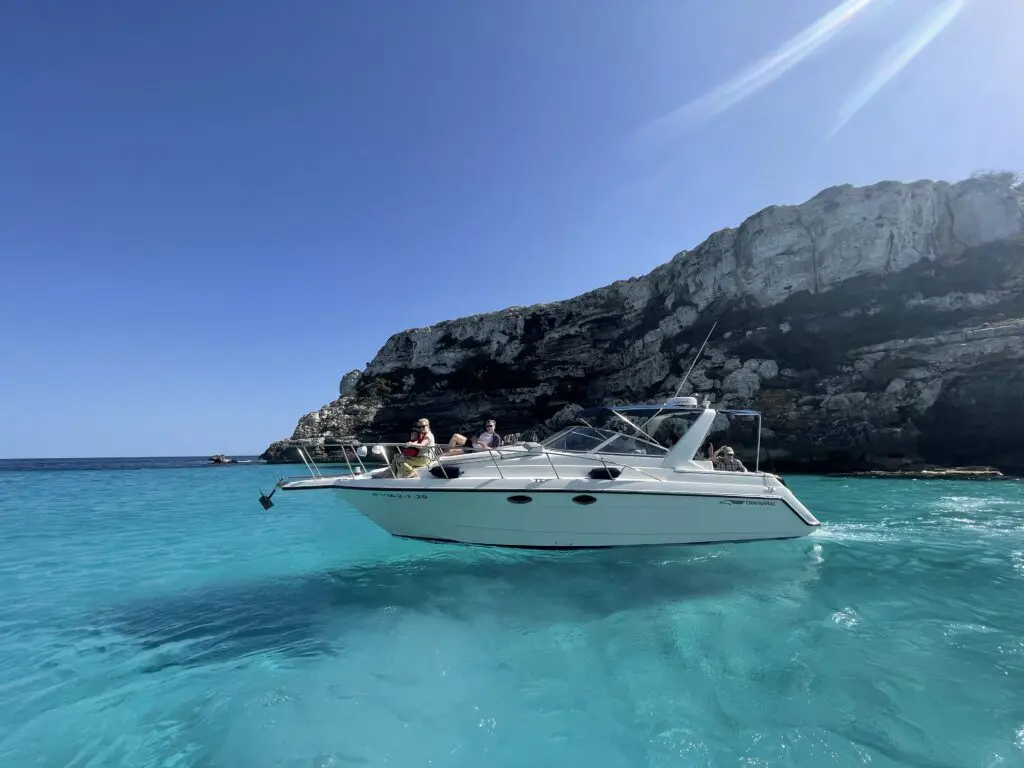 alquilar un barco con patrón